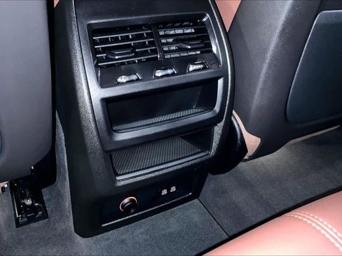 Used 2024 BMW X5 xDrive40i w/ Premium Package image 36