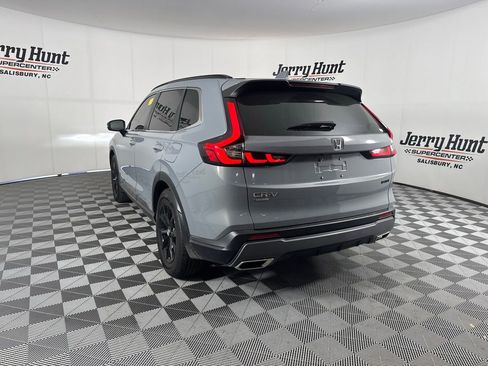 Used 2025 Honda CR-V Sport image 11