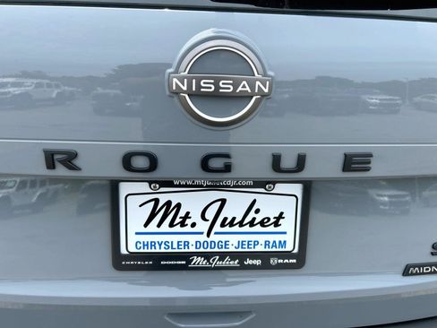 Used 2023 Nissan Rogue SV w/ SV Premium B Package FWD image 12