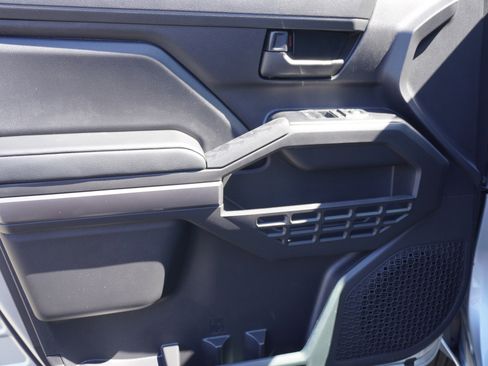 New 2026 Toyota Tacoma SR5 AWD/4WD image 13