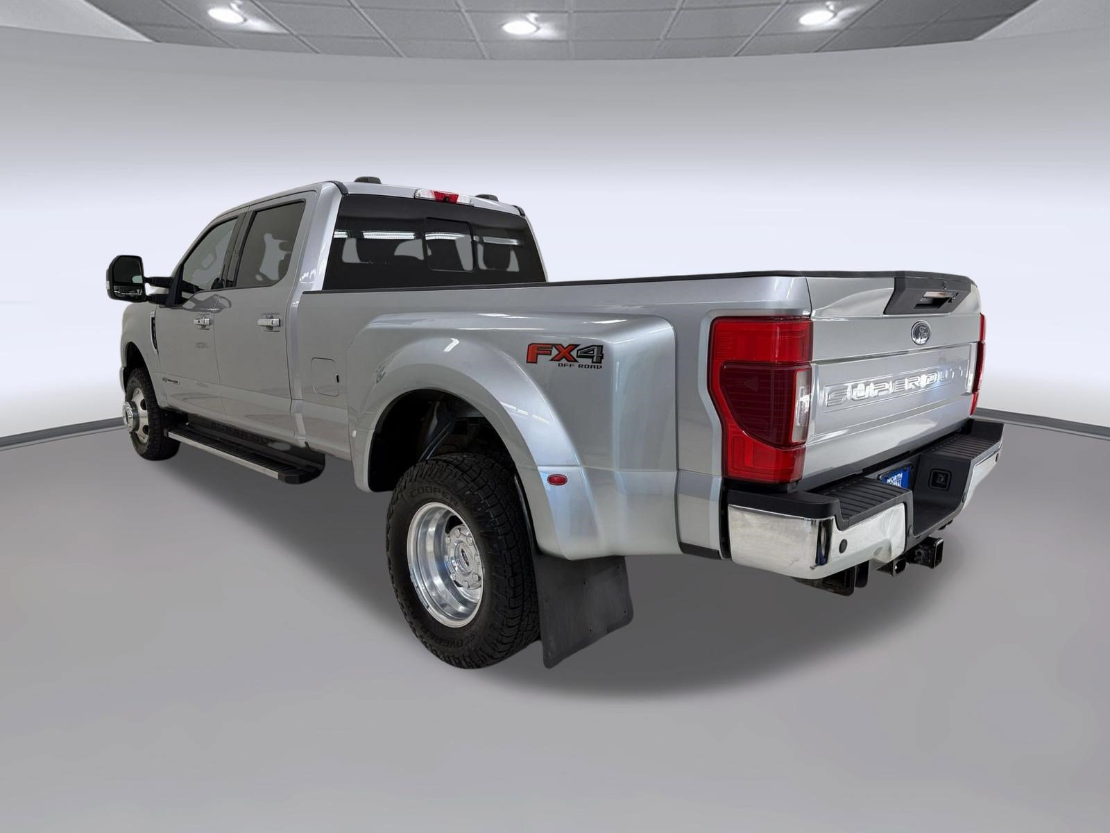 Used 2021 Ford F350 Lariat w/ Lariat Ultimate Package AWD/4WD image 3