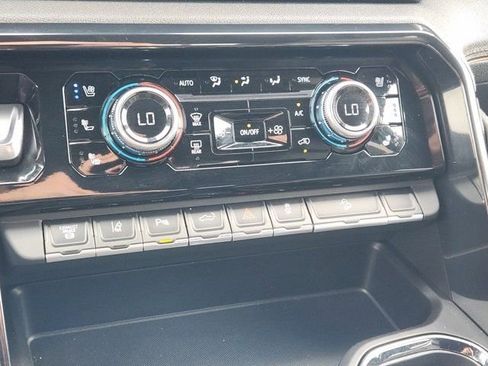 Used 2024 GMC Sierra 2500 AT4 w/ AT4 Premium Plus Package image 22