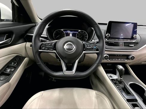 Used 2019 Nissan Altima 2.5 SV FWD image 5