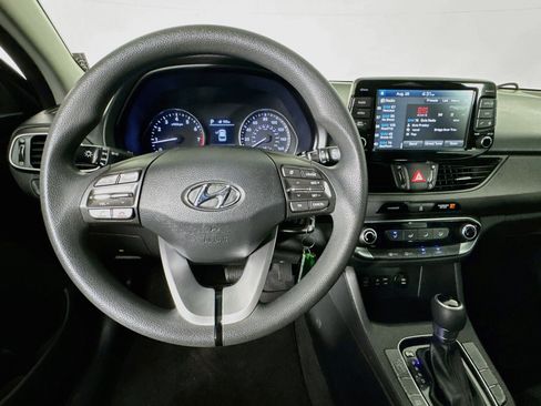 Used 2018 Hyundai Elantra GT FWD image 10