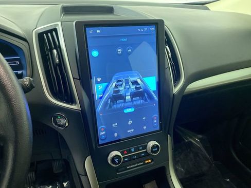 Used 2022 Ford Edge SE image 8
