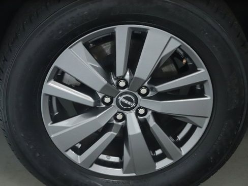 Certified 2025 Nissan Pathfinder SV FWD image 12