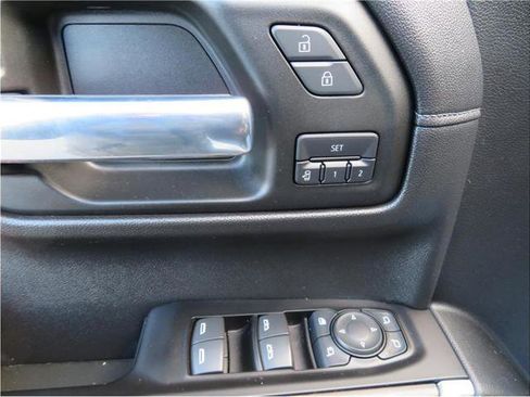 Used 2019 Chevrolet Silverado 1500 High Country w/ High Country Premium Package image 14