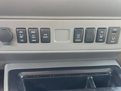Used 2018 Nissan NV 3500 SL RWD image 32