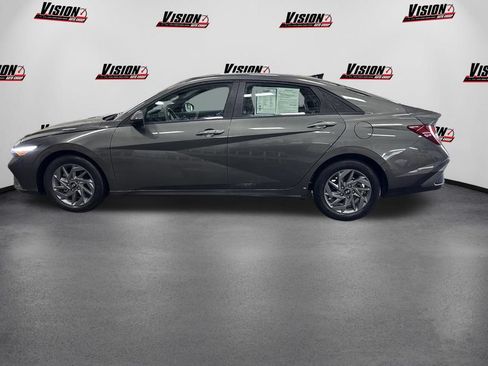 Used 2024 Hyundai Elantra SEL FWD image 8