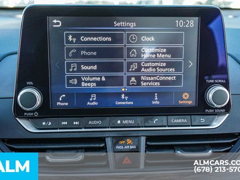 Used 2025 Nissan Altima 2.5 SV FWD image 33