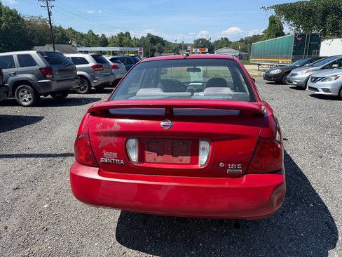 Used 2005 Nissan Sentra 1.8 S w/ (J01) Sunroof Pkg FWD image 11