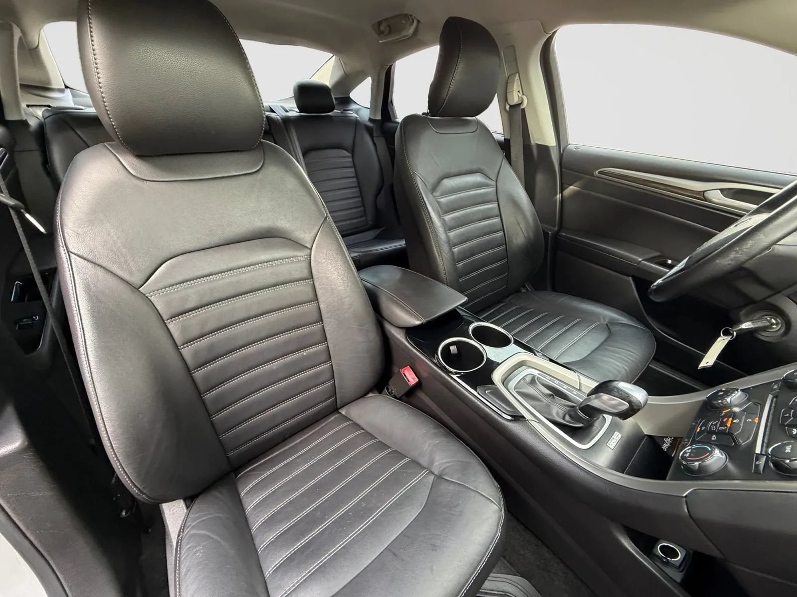Used 2013 Ford Fusion SE FWD image 21