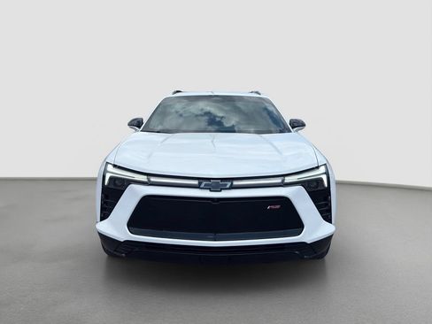 Used 2024 Chevrolet Blazer EV RS AWD/4WD image 2