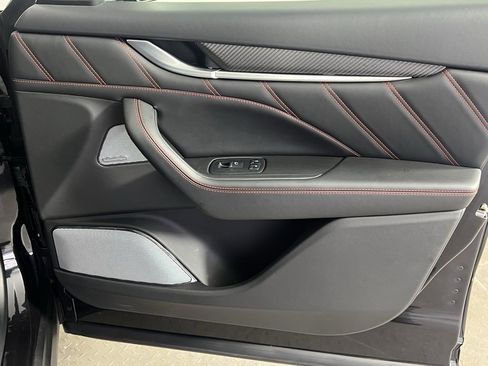 Used 2019 Maserati Levante Trofeo image 19