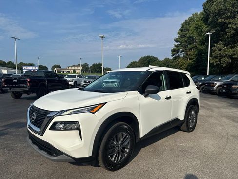 Used 2023 Nissan Rogue S AWD/4WD image 7