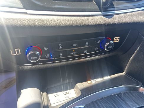 Used 2024 Buick Enclave Premium FWD image 23
