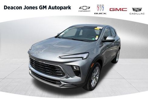 Certified 2025 Buick Encore GX Preferred w/ Comfort Package FWD image 1