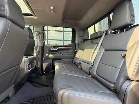 Used 2022 GMC Sierra 1500 Elevation w/ Elevation Premium Package AWD/4WD image 9