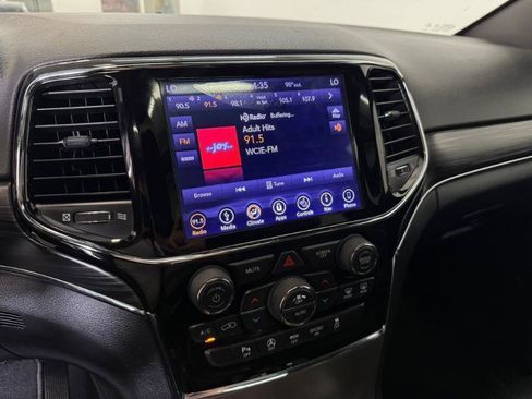 Used 2019 Jeep Grand Cherokee Limited w/ Luxury Group II RWD image 12