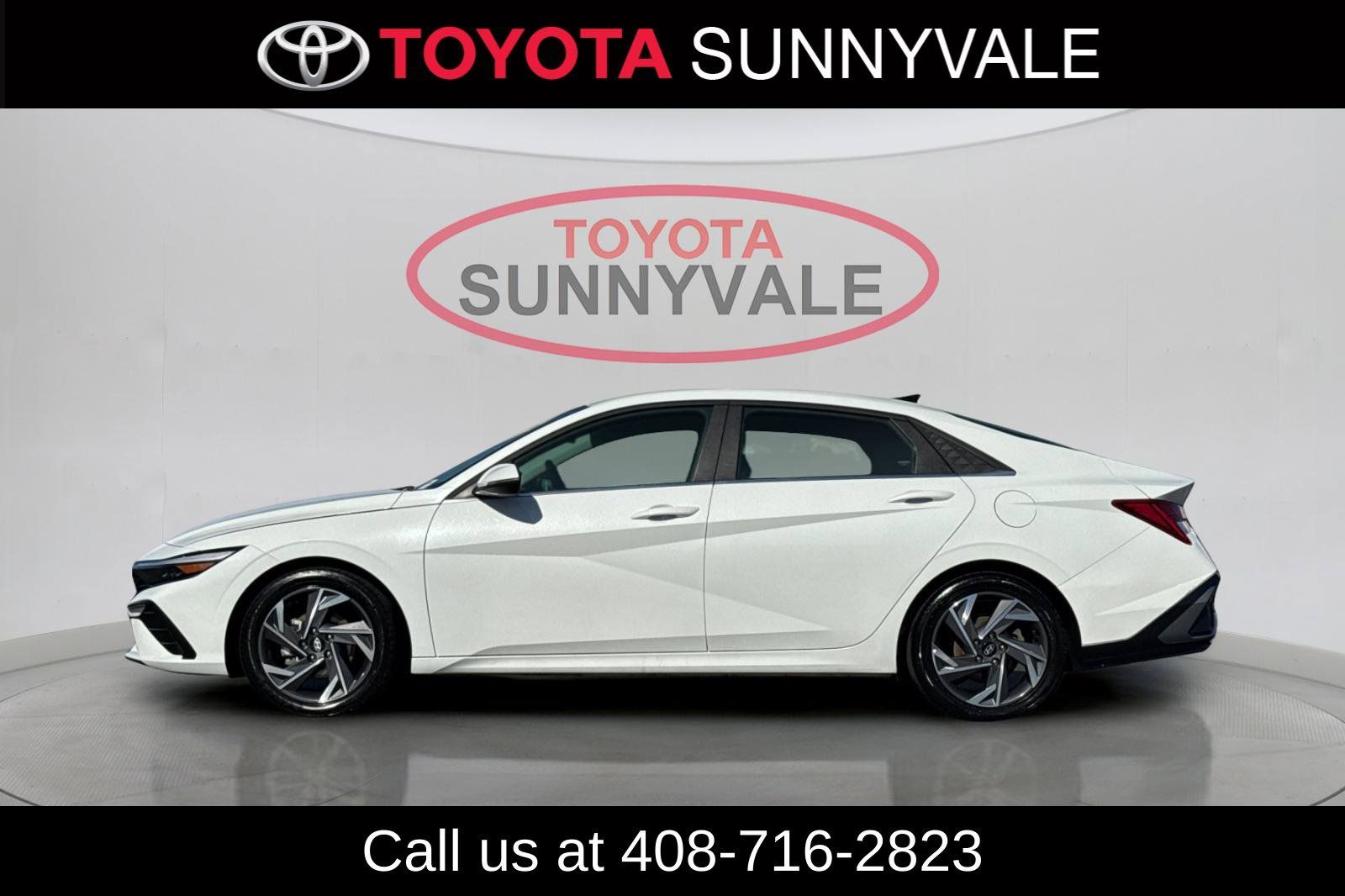 Used 2025 Hyundai Elantra Limited FWD image 6