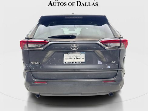 Used 2021 Toyota RAV4 LE FWD image 6