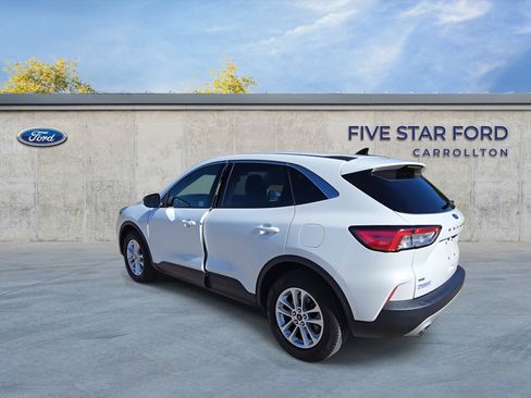 Used 2020 Ford Escape SE image 7