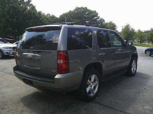 Used 2008 Chevrolet Tahoe LTZ w/ LTZ Preferred Equipment Group AWD/4WD image 5