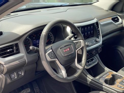 Used 2023 GMC Acadia SLE w/ Driver Convenience Package image 12