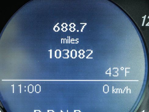 Used 2011 Mercedes-Benz C 300 Sedan image 8