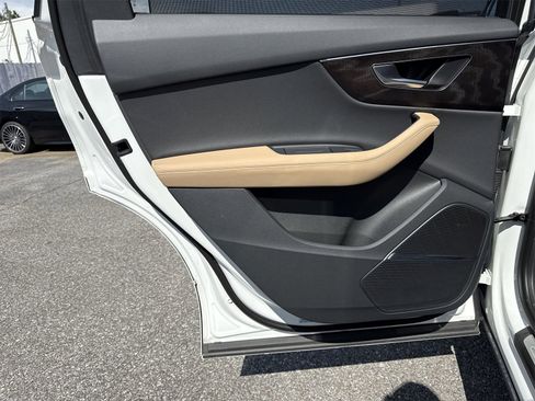 Used 2025 Audi Q7 3.0T Premium Plus image 38