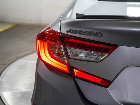 Used 2022 Honda Accord Sport image 11