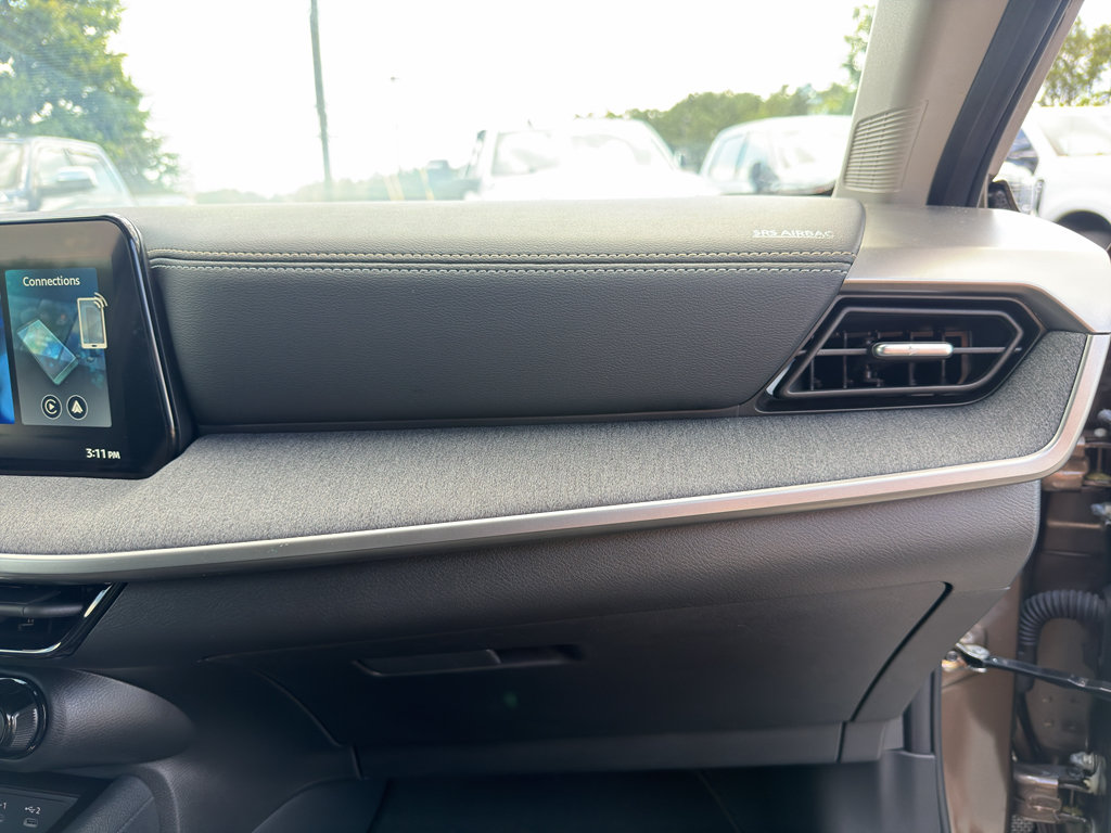 Used 2026 Nissan Kicks SV FWD image 19