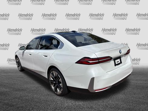 Used 2026 BMW 530i w/ Premium Package RWD image 8