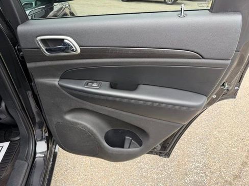 Used 2015 Jeep Grand Cherokee Altitude image 14