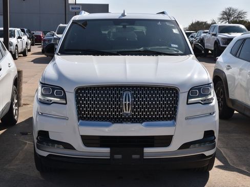 Used 2023 Lincoln Navigator L Reserve image 3