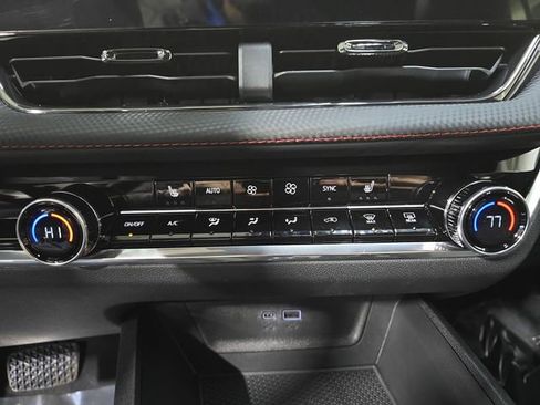 New 2026 Chevrolet Equinox RS w/ LPO, Floor Liner Package image 22