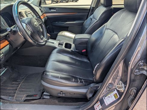 Used 2014 Subaru Outback 2.5i Limited w/ Moonroof Package AWD/4WD image 14
