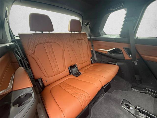 Used 2027 BMW X7 xDrive40i w/ M Sport Package AWD/4WD image 22