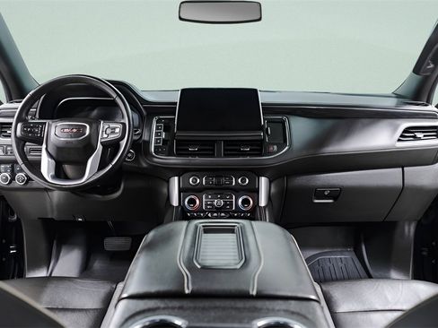Used 2022 GMC Yukon XL SLT w/ SLT Luxury Package image 9