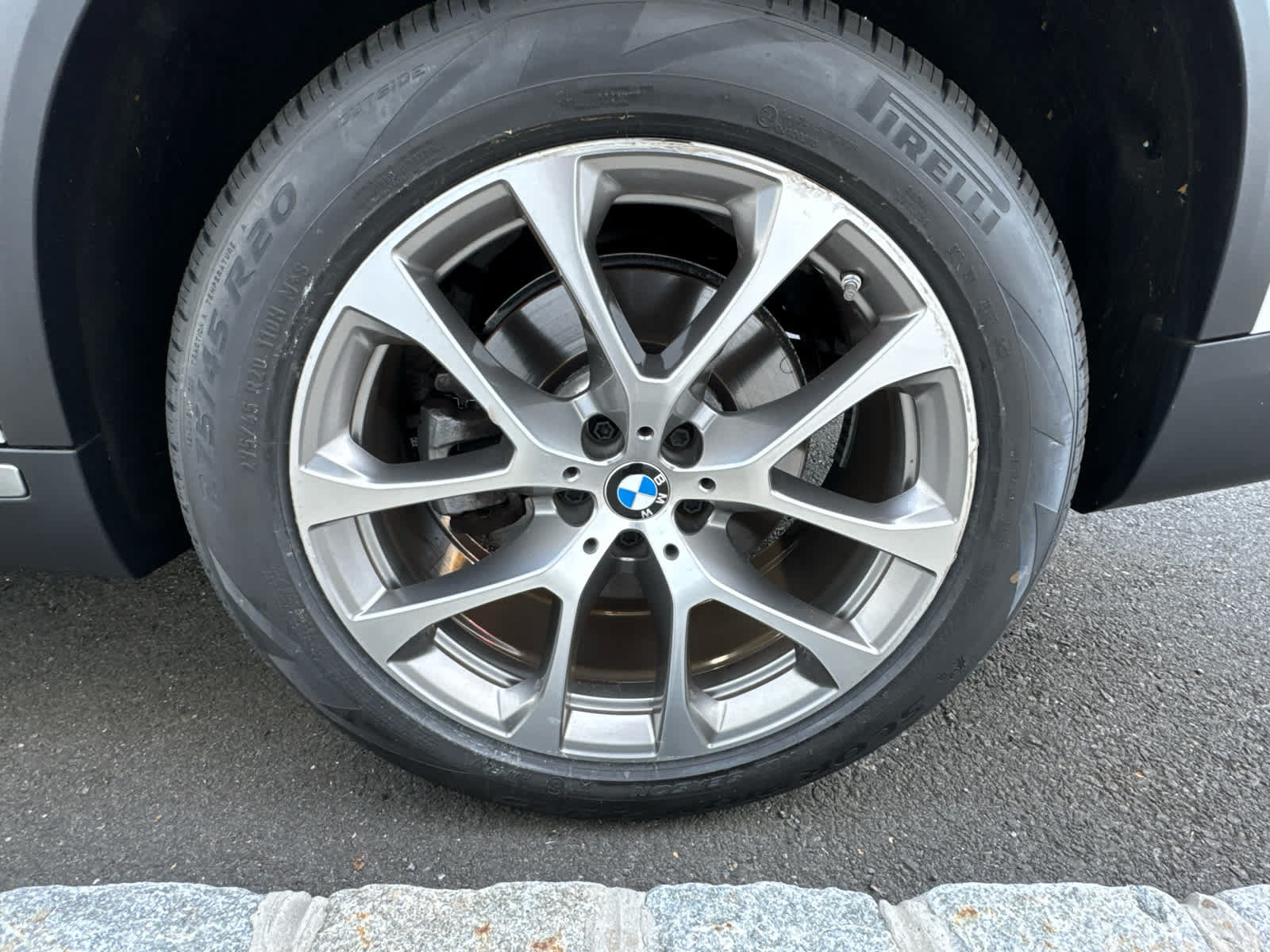 Used 2024 BMW X5 xDrive40i w/ Parking Assistance Package AWD/4WD image 35