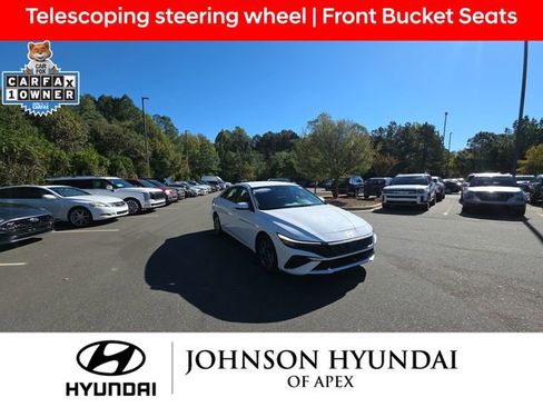 Certified 2025 Hyundai Elantra Blue image 13