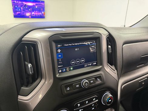 Used 2022 Chevrolet Silverado 1500 Custom Trail Boss w/ LPO, Dark Essentials Package AWD/4WD image 33