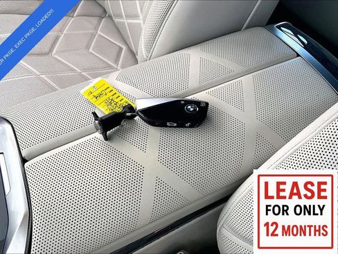 Used 2023 BMW 740i image 14