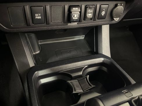 Certified 2018 Toyota Tacoma TRD Sport RWD image 30