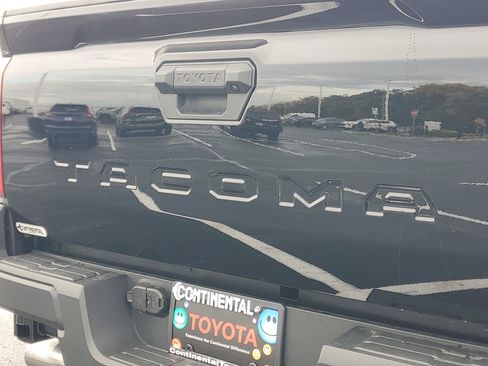 Used 2025 Toyota Tacoma SR image 7