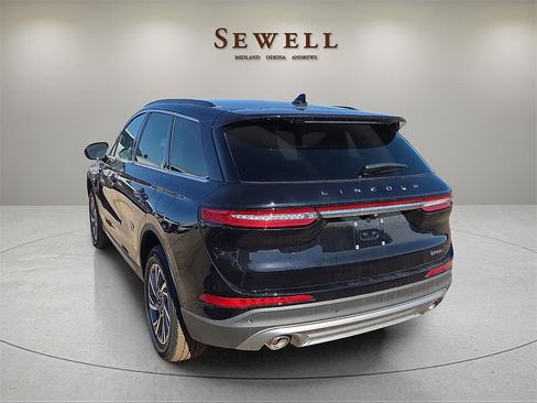 New 2026 Lincoln Corsair Premiere image 3