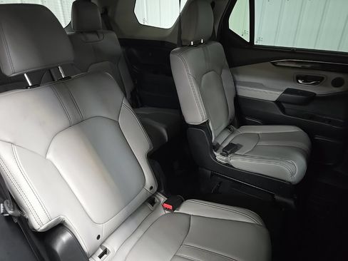 Used 2025 Honda Pilot EX-L image 16