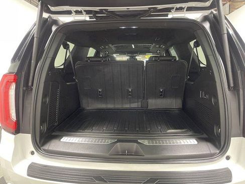 Used 2023 GMC Yukon XL Denali AWD/4WD image 13