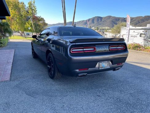 Used 2015 Dodge Challenger SXT Plus image 7