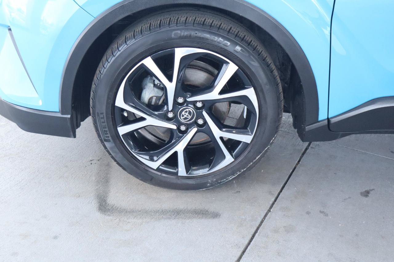 Used 2019 Toyota C-HR XLE FWD image 12